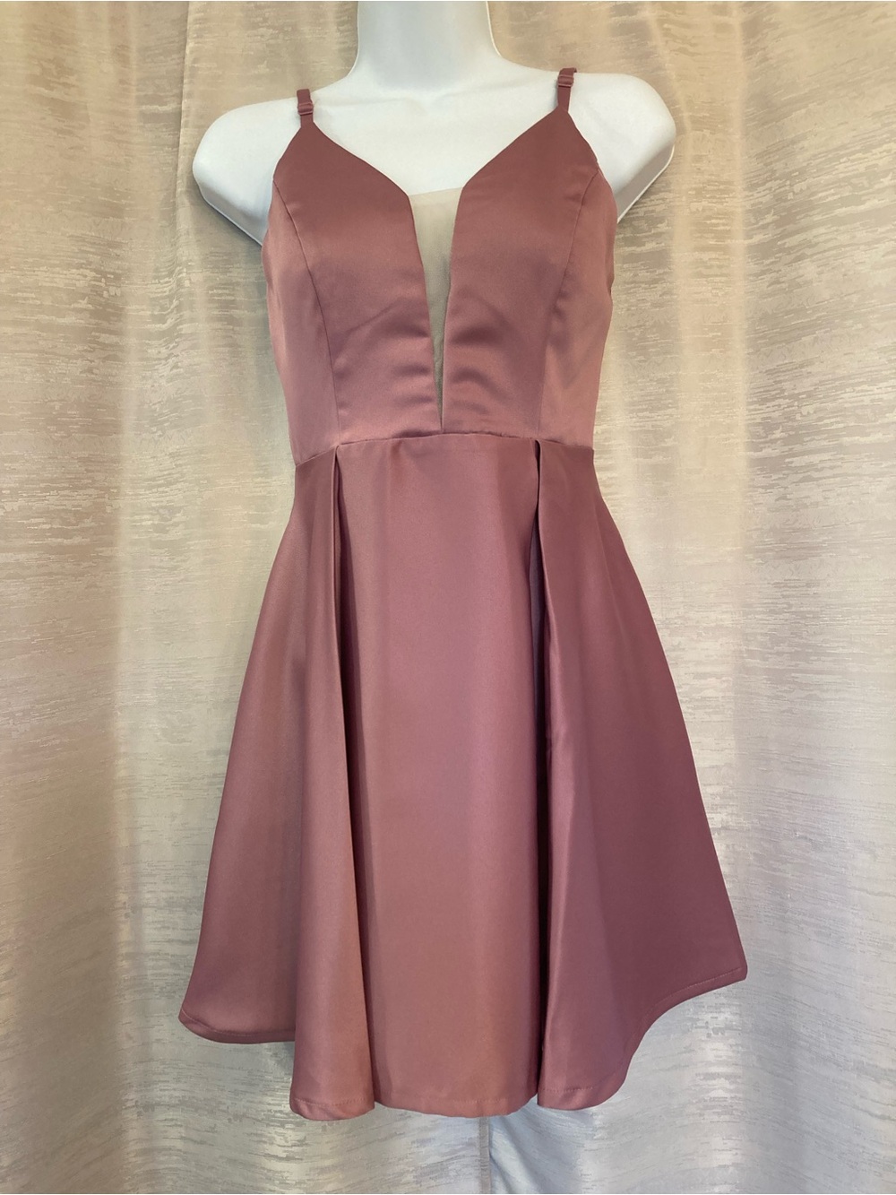 Sleeveless V-Neck Mauve Satin Party Dress size 11 NWT